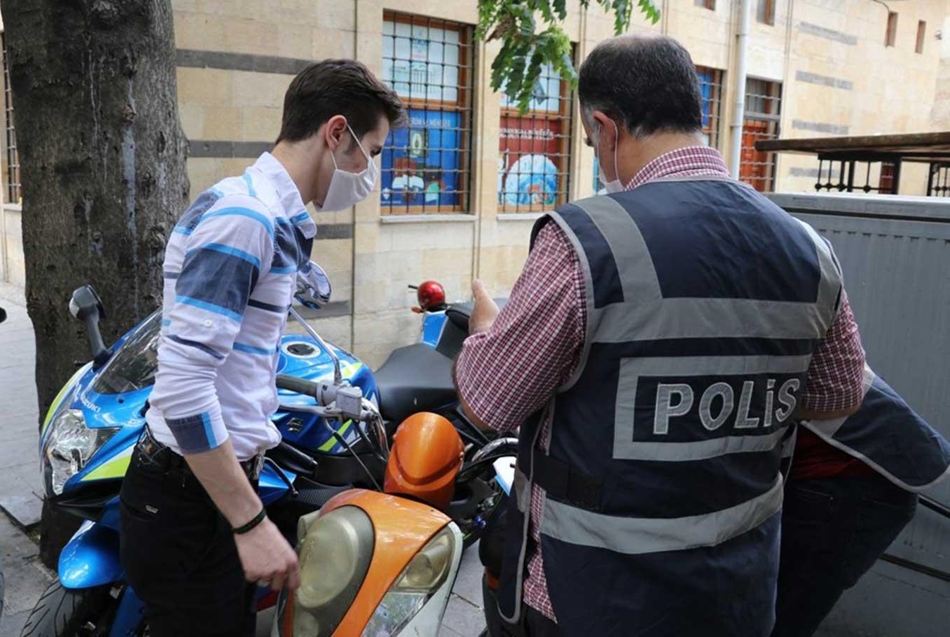 Gaziantep'te 2 bin 81 kişiye sosyal mesafe ve maske cezası verildi